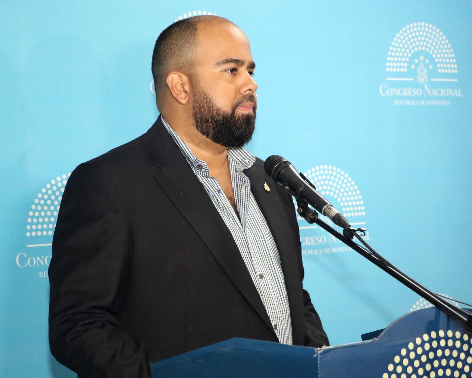 Jefe de la bancada de Libre ratifica voluntad para profundizar el diálogo y elegir nuevo Fiscal General